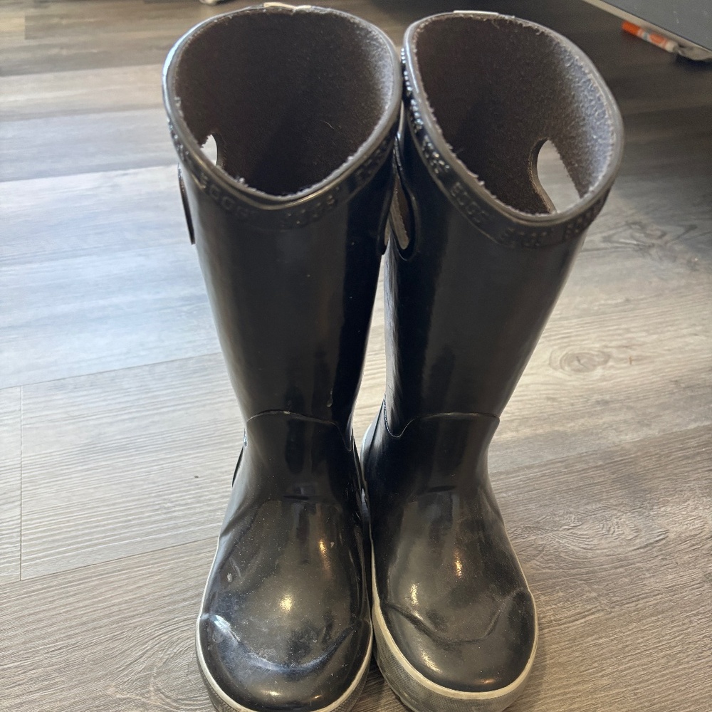 BOGS Essential Rain Tall Boots – Size Kids 11 – Black Waterproof Pull-On
